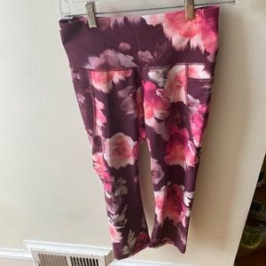 Old Navy Active Mid-Rise 3/4 Length Sport Leggings